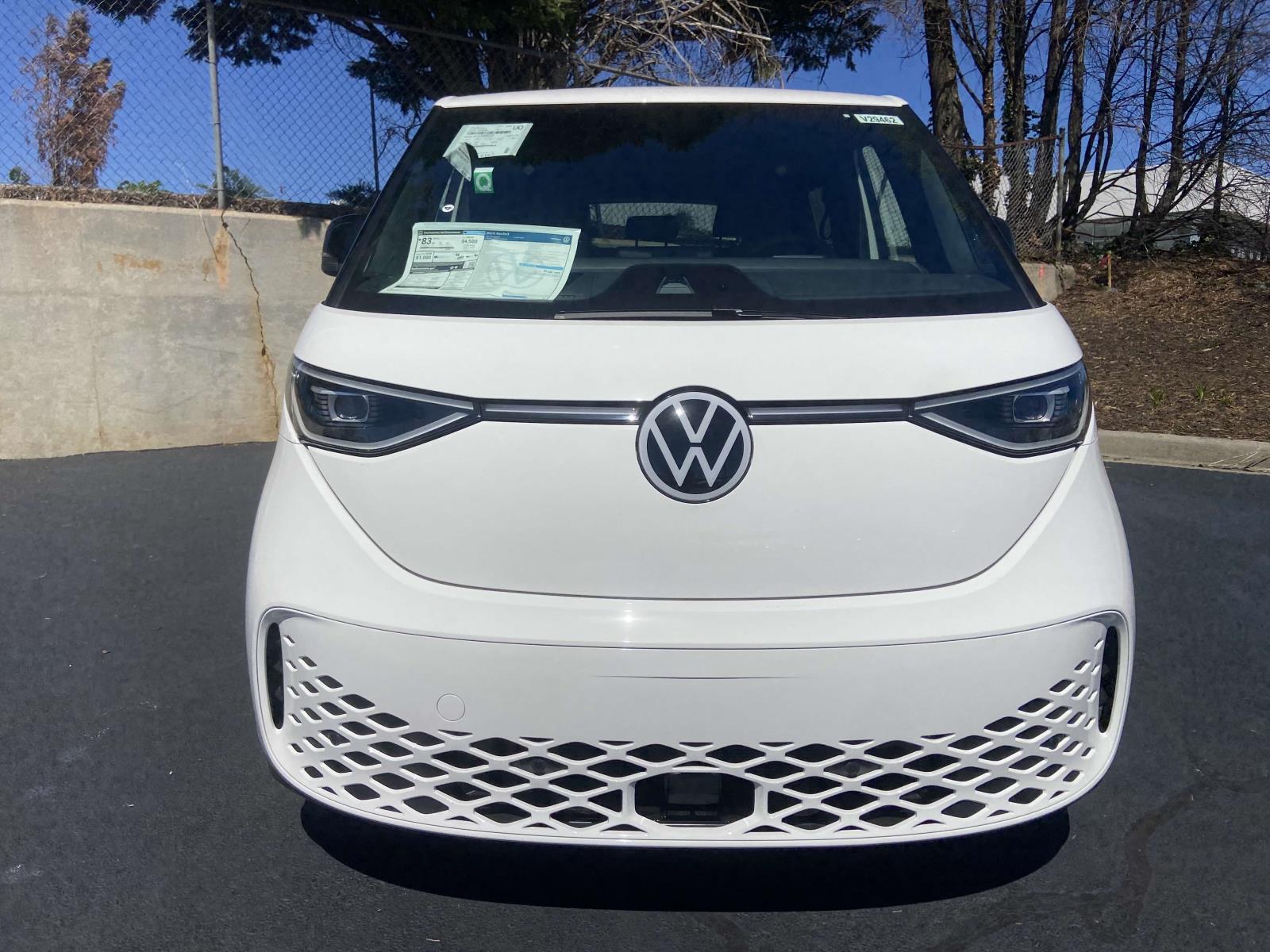 2025 Volkswagen ID. Buzz Pro S photo 2