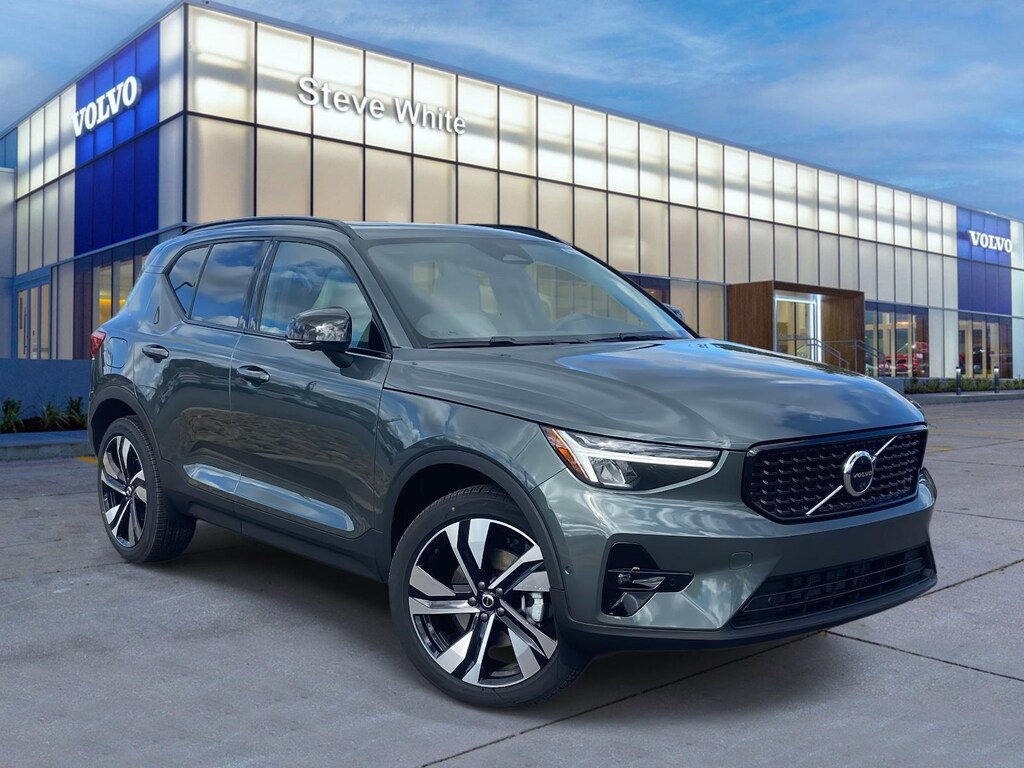 New 2026 Volvo XC40 B4 Plus Sport Utility