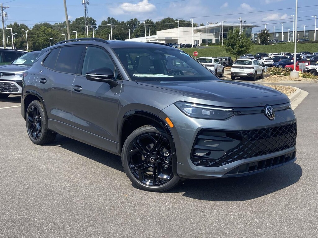 New 2025 Volkswagen Tiguan 2.0T SE R-Line Black Sport Utility