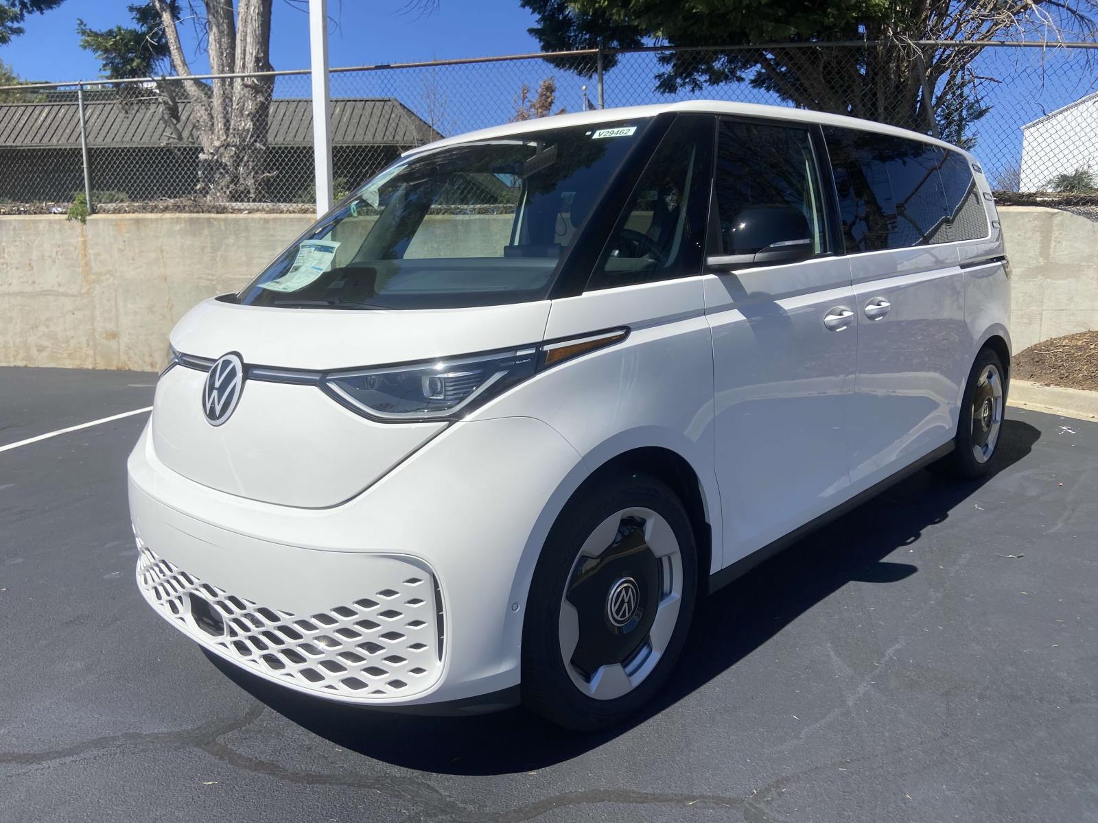 2025 Volkswagen ID. Buzz Pro S photo 3