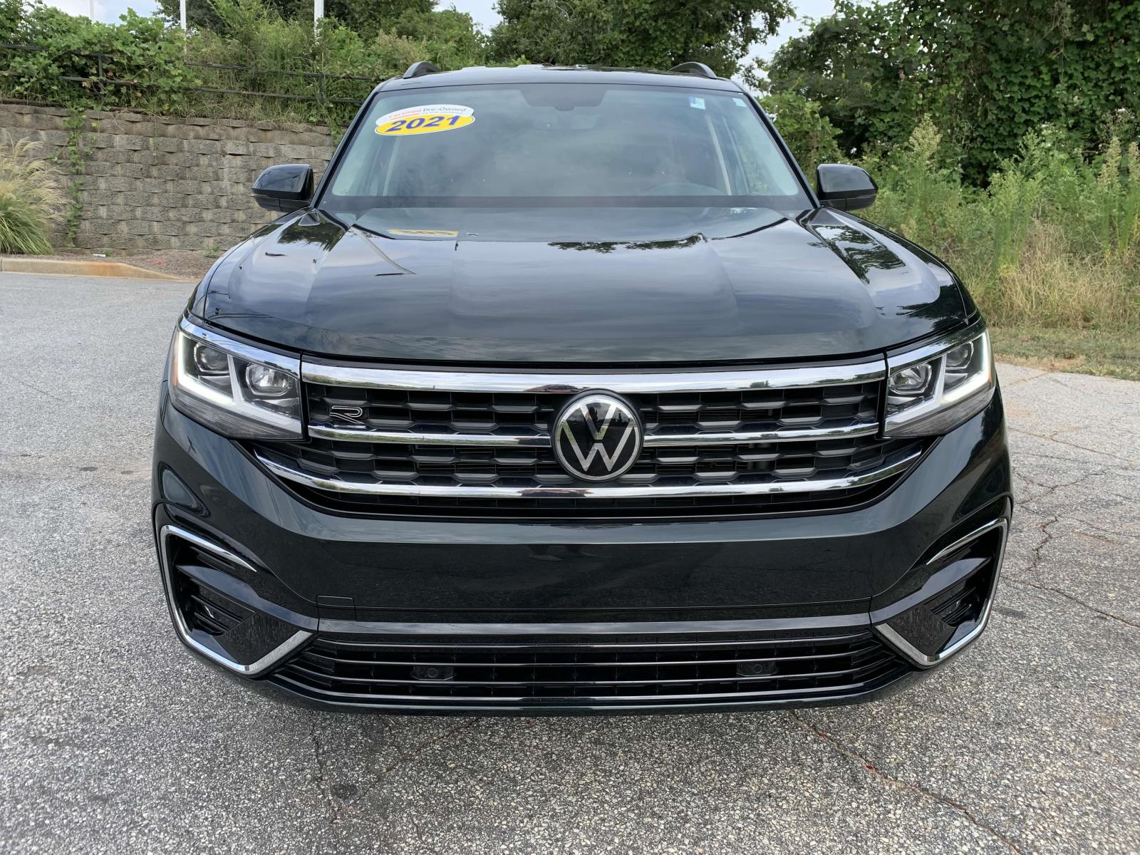 Used 2021 Volkswagen Atlas SE w/Tech R-Line with VIN 1V2MR2CA0MC556691 for sale in Greenville, SC