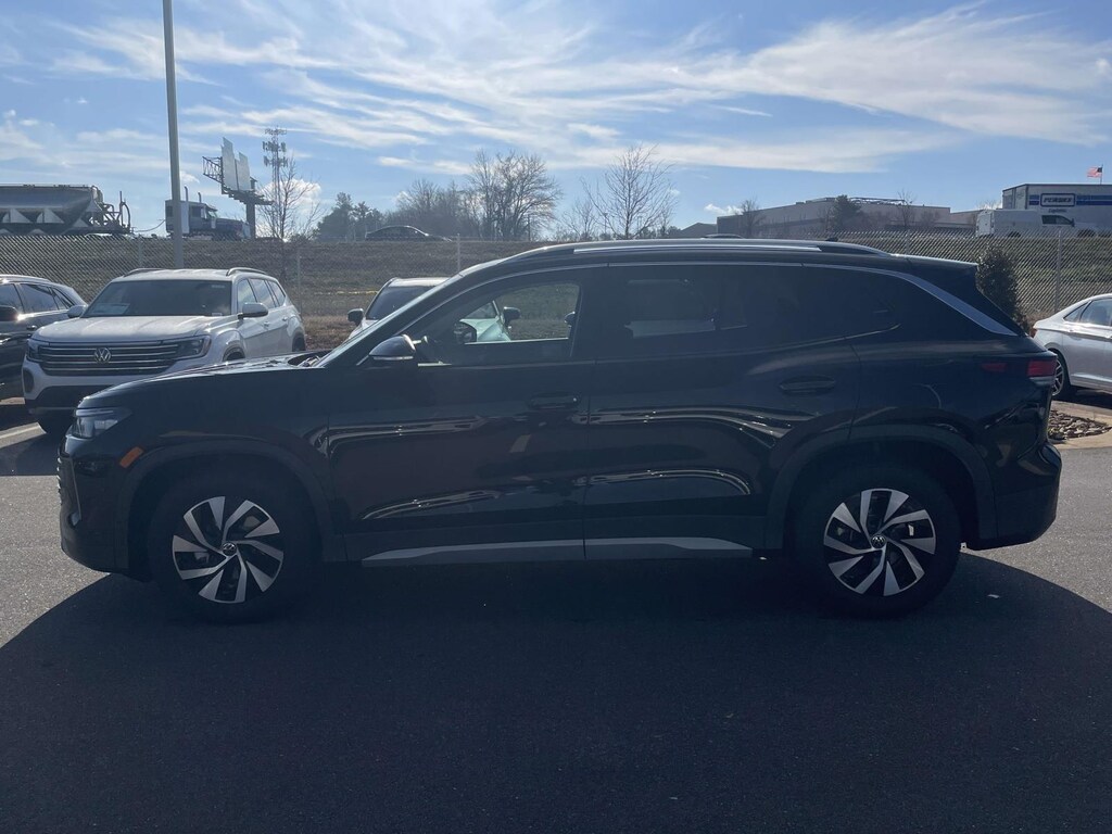 New 2026 Volkswagen Tiguan 2.0T S FWD Sport Utility