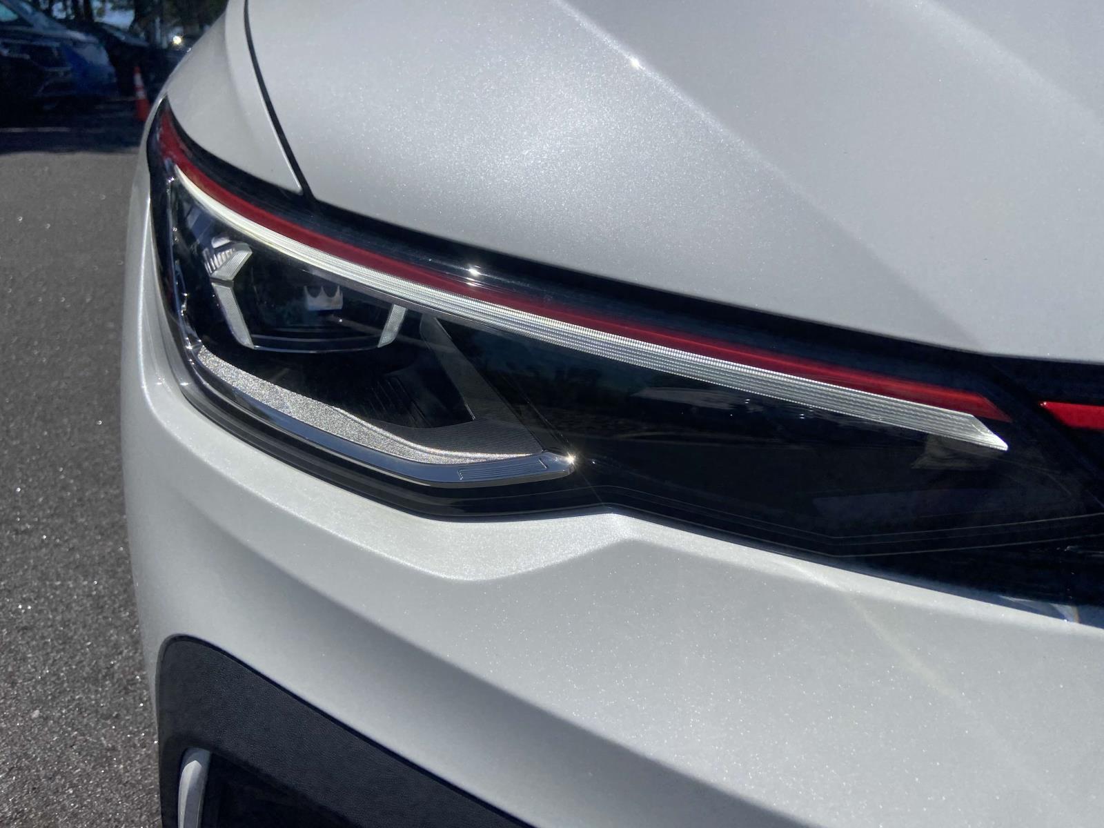 2025 Volkswagen Golf GTI SE photo 4