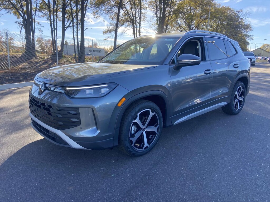 New 2026 Volkswagen Tiguan 2.0T SE Sport Utility