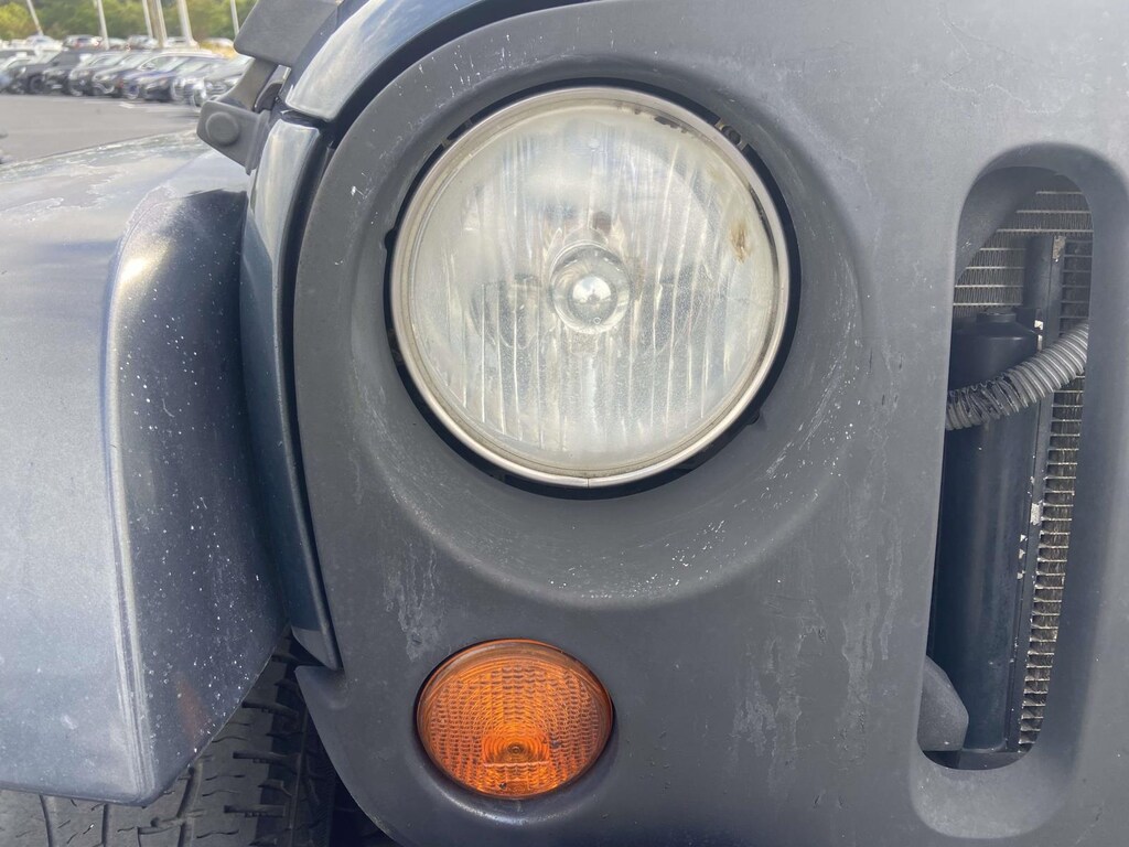 Used 2007 Jeep Wrangler 4WD  Unlimited Sahara Sport Utility