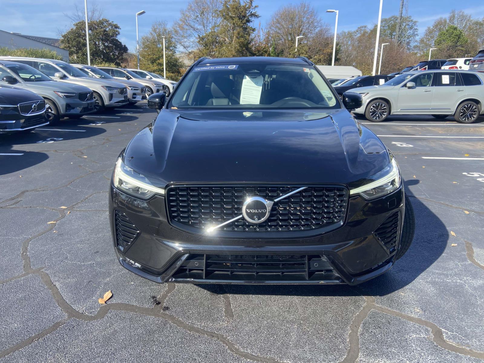 2024 Volvo XC60 B5 Plus photo 2