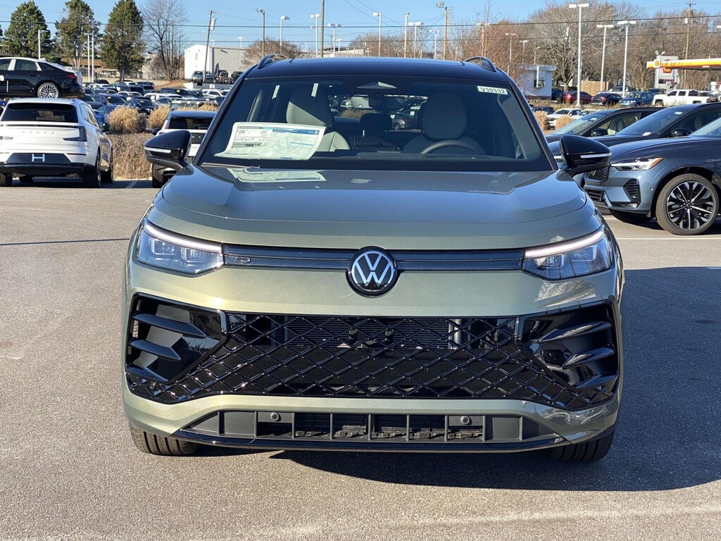 New 2026 Volkswagen Tiguan 2.0T SE R-Line Black Sport Utility