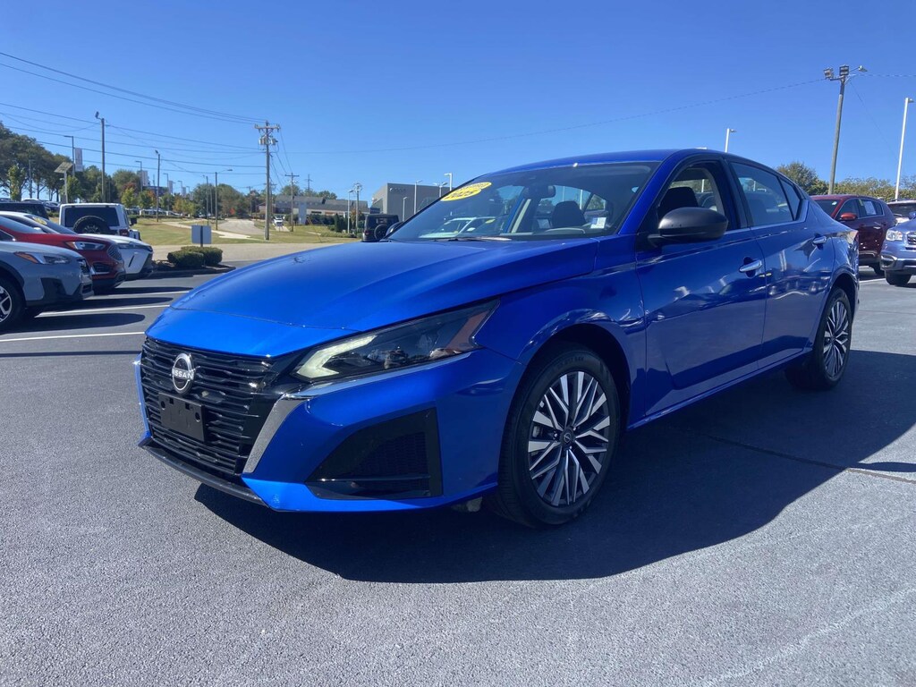 Used 2025 Nissan Altima SV AWD Car