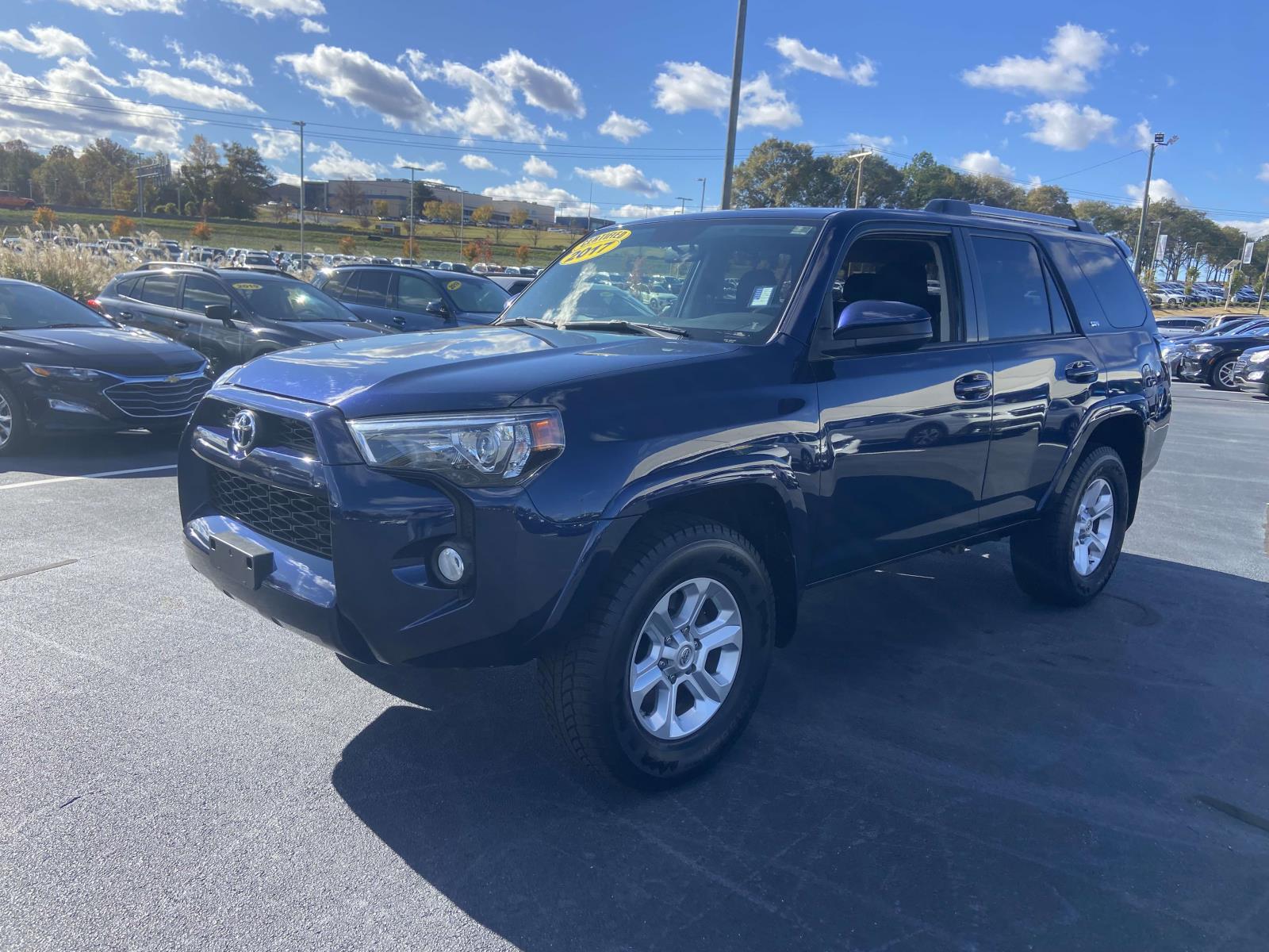 2019 Toyota 4Runner SR5 4WD photo 2