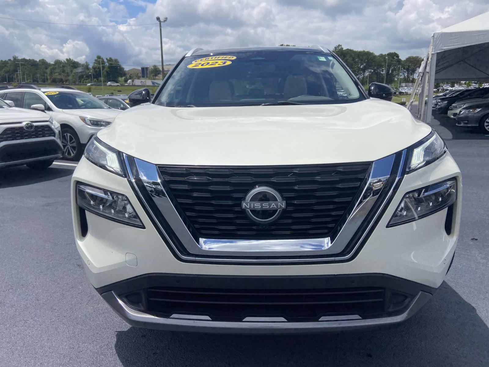 2023 Nissan Rogue SL photo 2