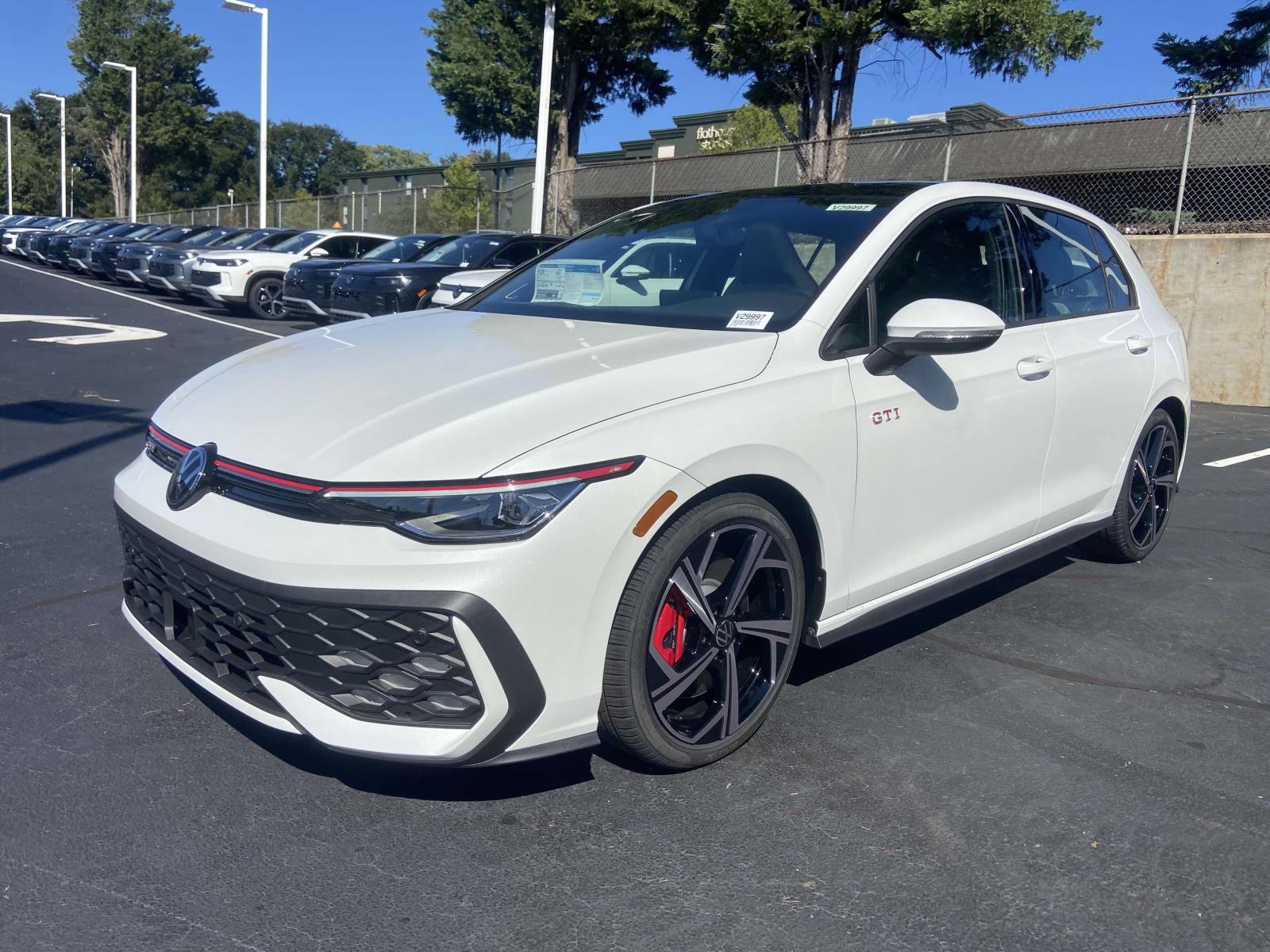 2025 Volkswagen Golf GTI SE photo 3