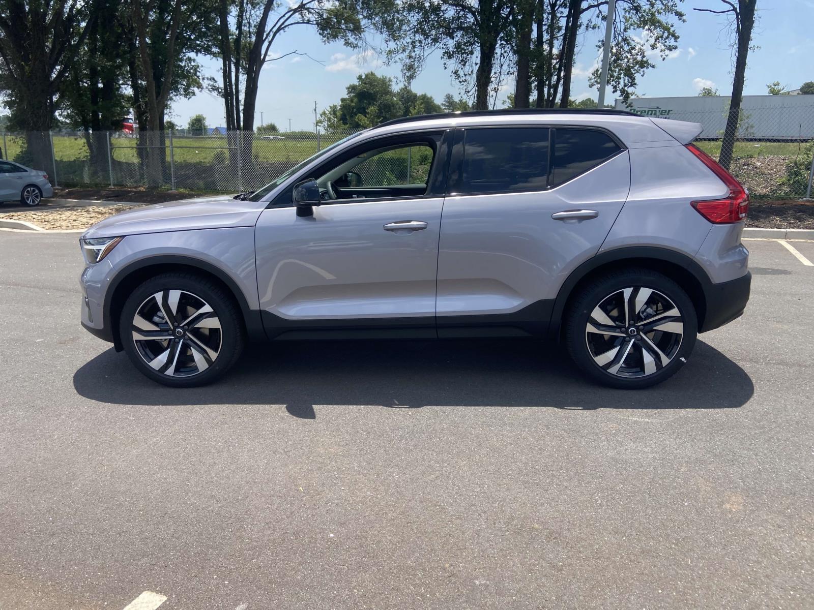2026 Volvo XC40 Ultra - Photo 6