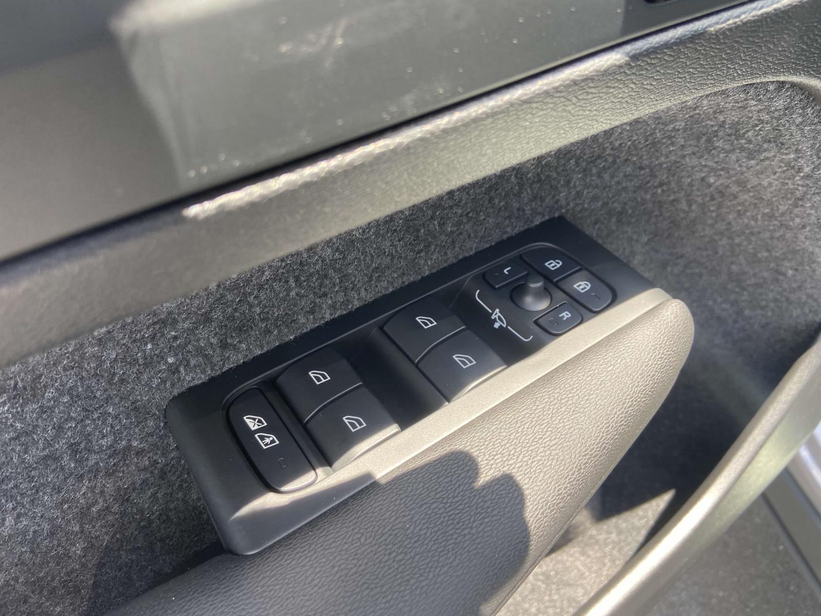 2026 Volvo XC40 Ultra - Photo 21