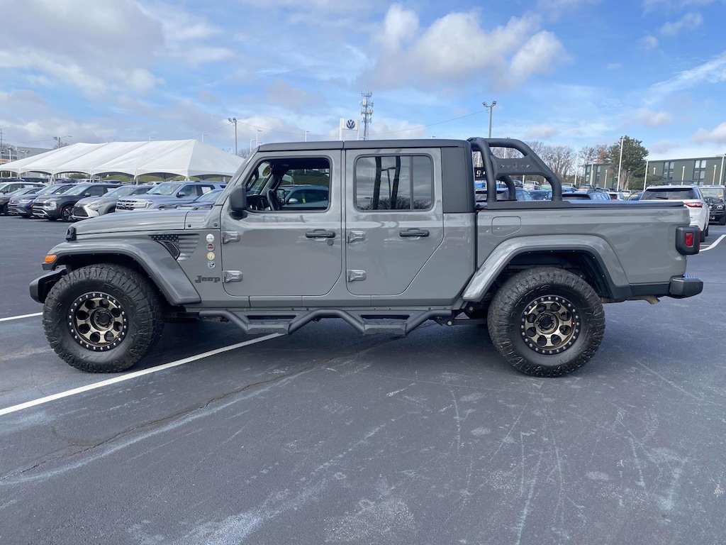 Used 2021 Jeep Gladiator Overland Crew Cab Pickup