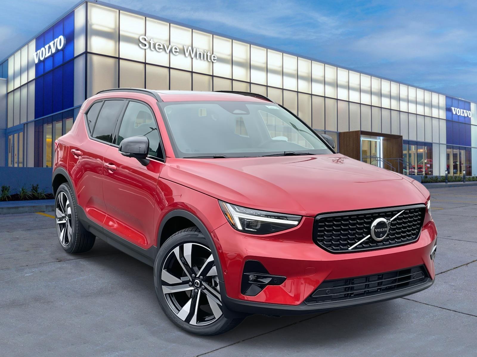 2025 Volvo XC40 B5 Ultra Dark AWD's photo