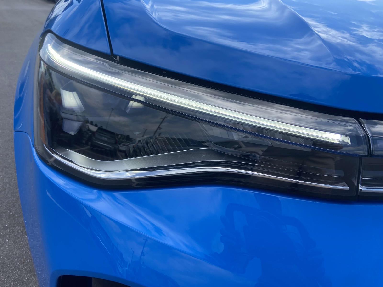 2025 Volkswagen Taos SE photo 4