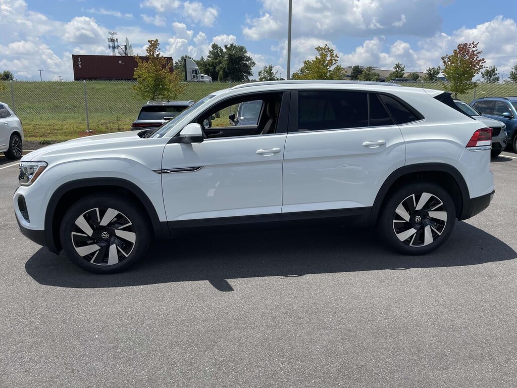 New 2025 Volkswagen Atlas Cross Sport 2.0T SE w/Technology Sport Utility