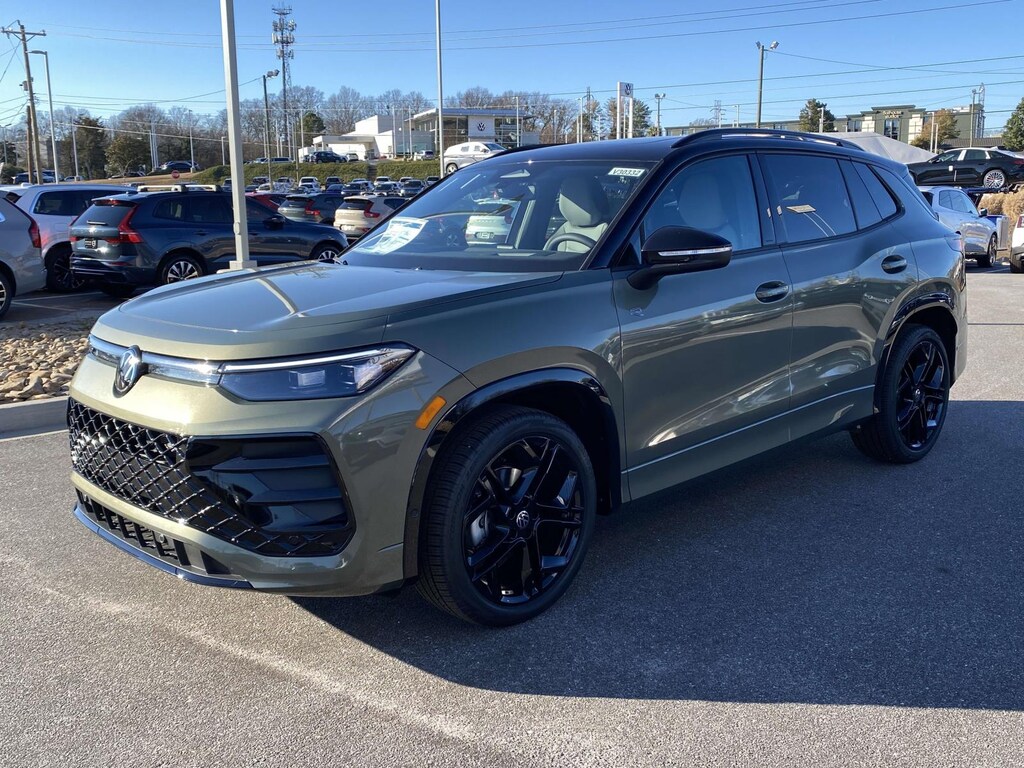 New 2026 Volkswagen Tiguan 2.0T SE R-Line Black Sport Utility