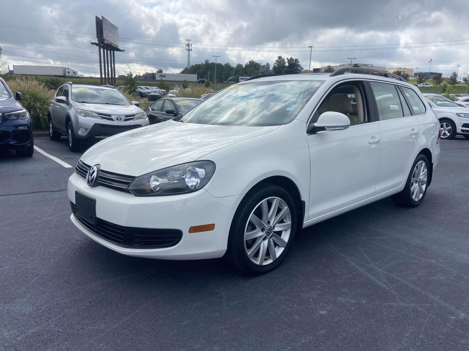 2014 Volkswagen Jetta SportWagen 2.5L S photo 3