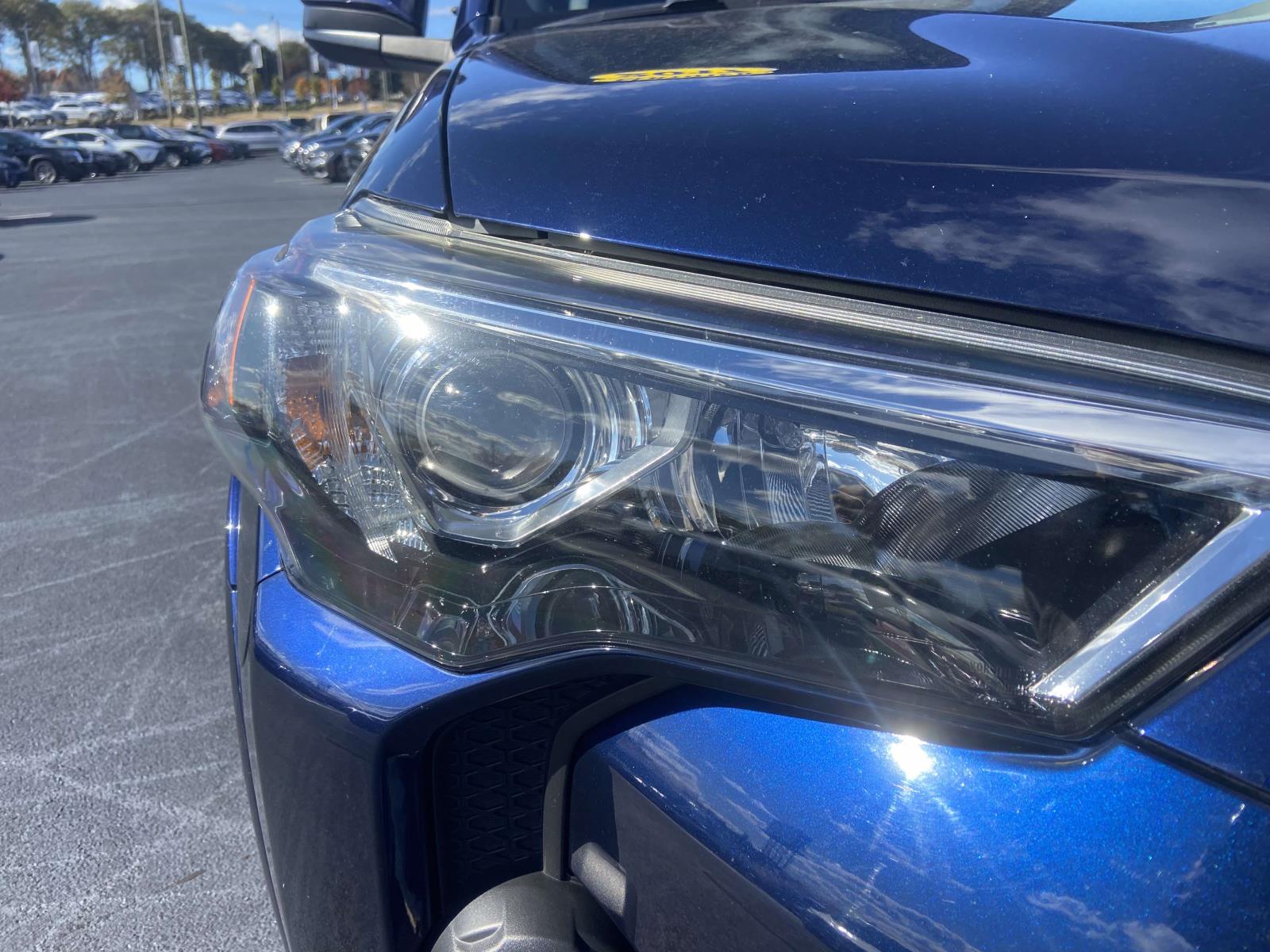 2019 Toyota 4Runner SR5 4WD photo 3