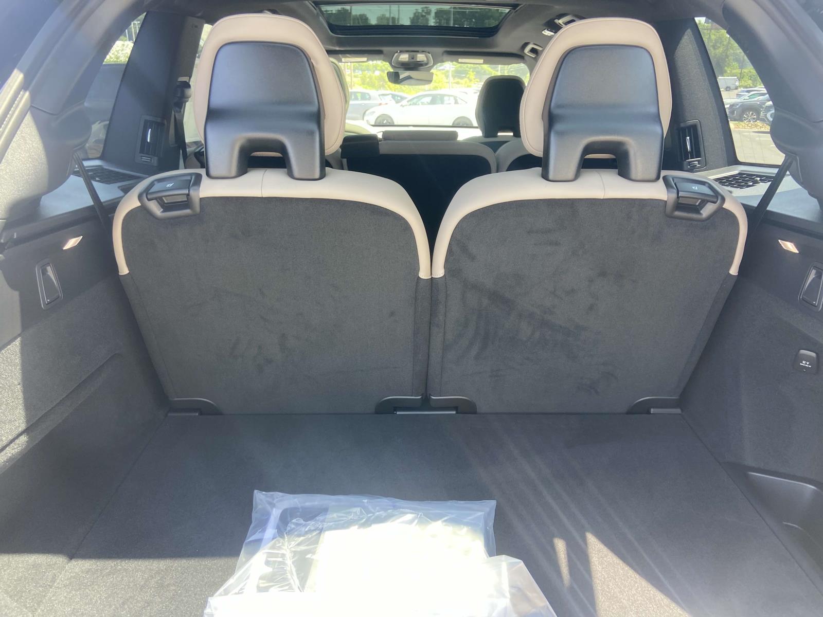 2026 Volvo XC90 Plus - Photo 12