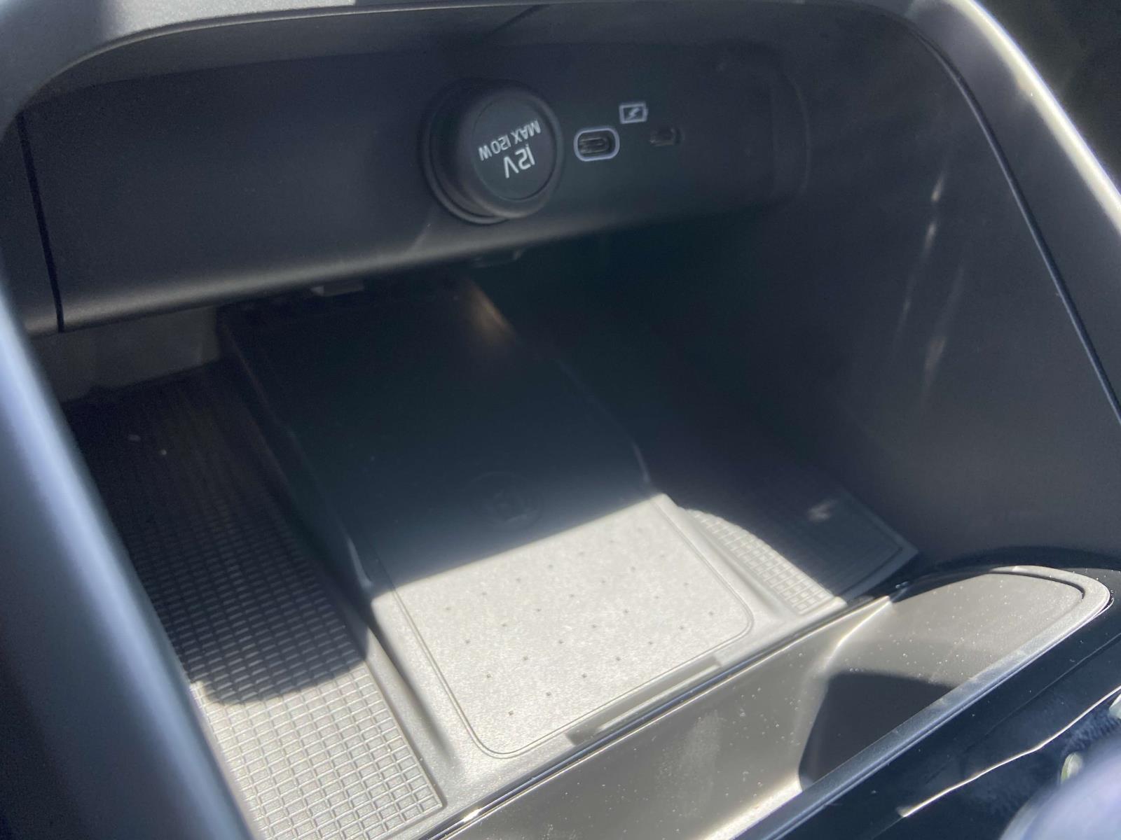 2026 Volvo XC40 Ultra - Photo 28