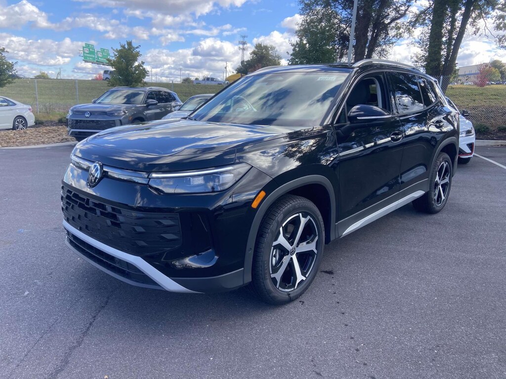 New 2026 Volkswagen Tiguan SE Sport Utility