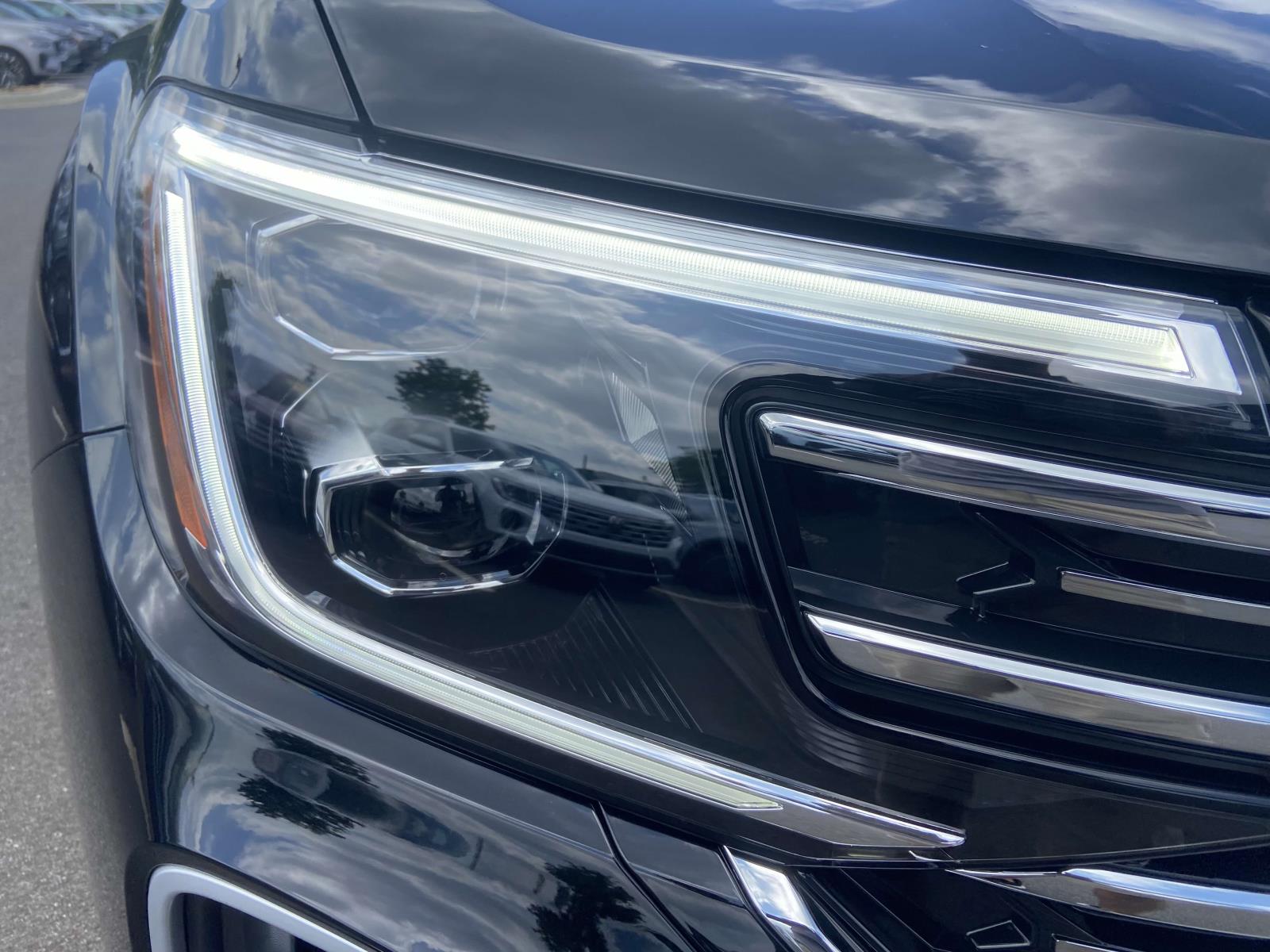 2026 Volkswagen Atlas SEL photo 4