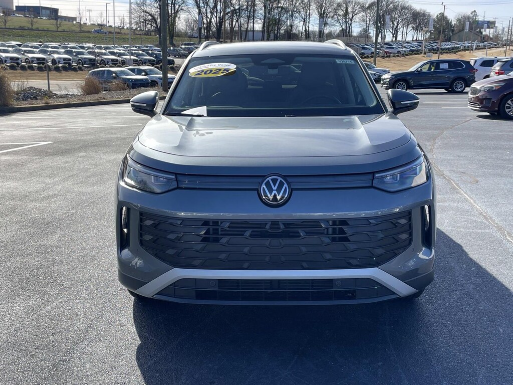 Certified 2025 Volkswagen Tiguan 2.0T SE FWD Sport Utility