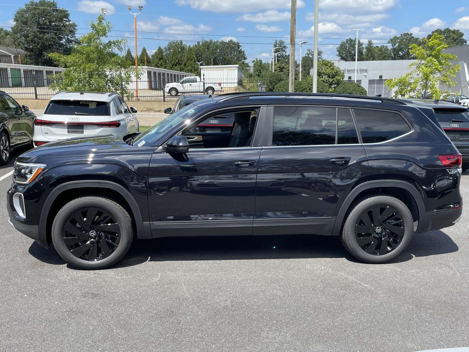 2026 Volkswagen Atlas SE Technology photo 4