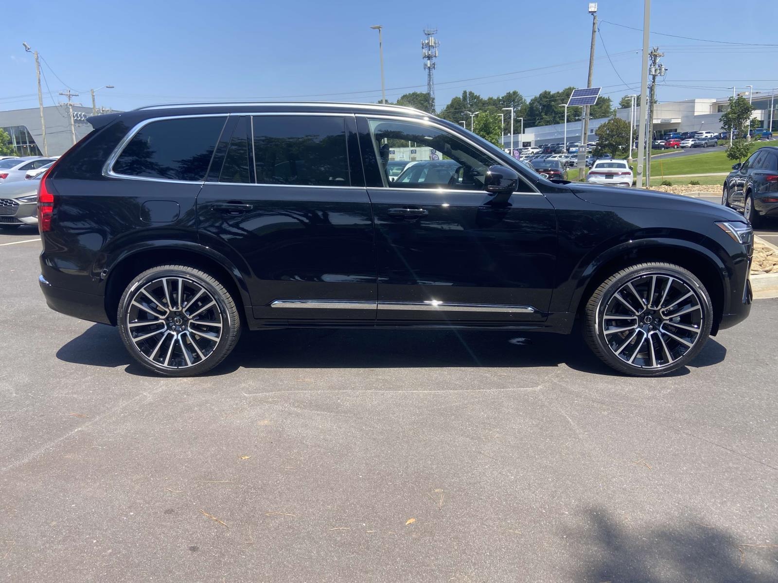 2026 Volvo XC90 Plus - Photo 10