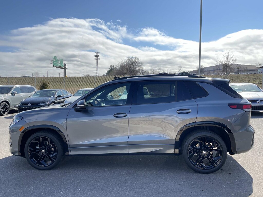 New 2026 Volkswagen Tiguan 2.0T SE R-Line Black FWD Sport Utility