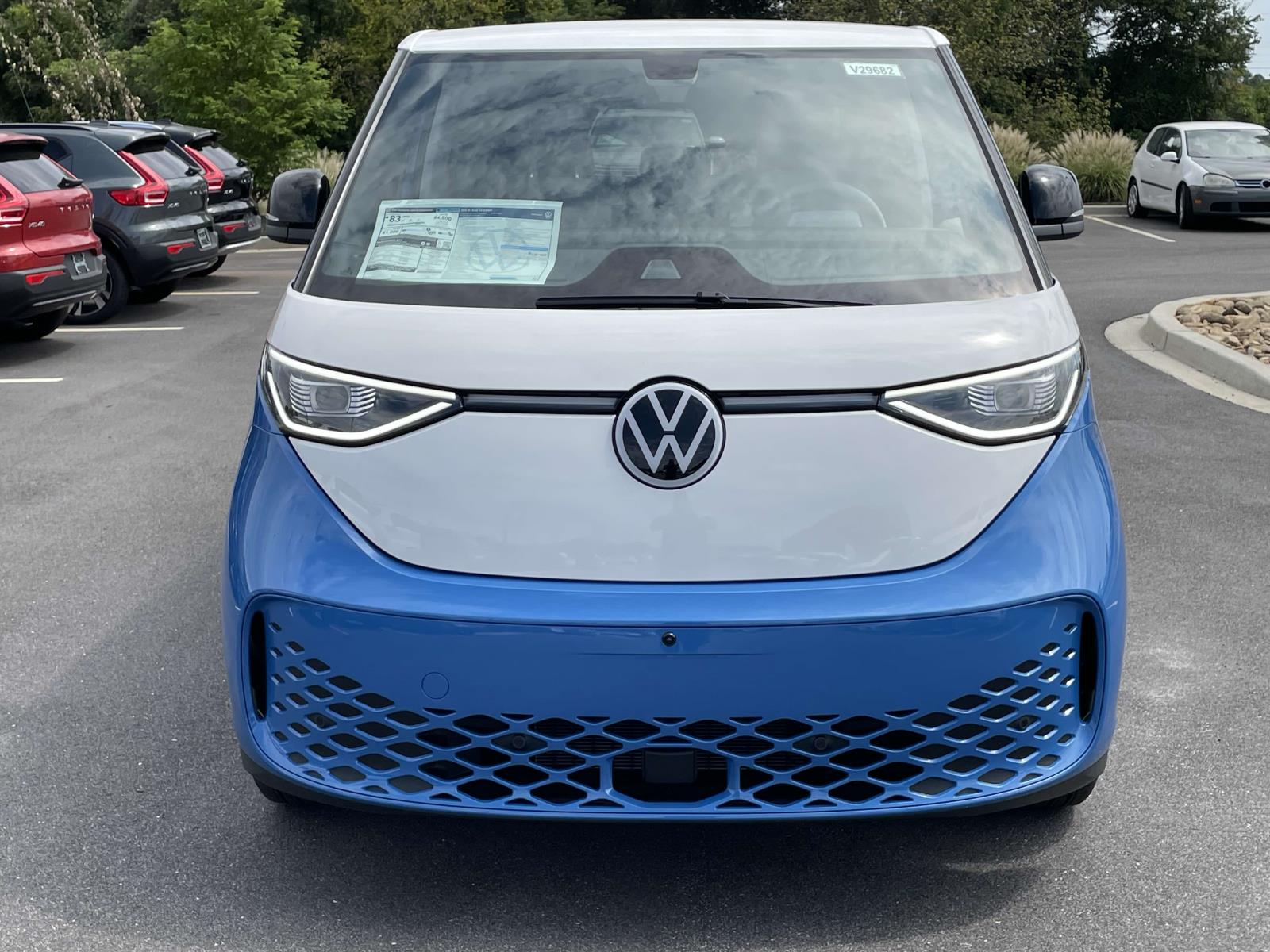 2025 Volkswagen ID. Buzz photo 2