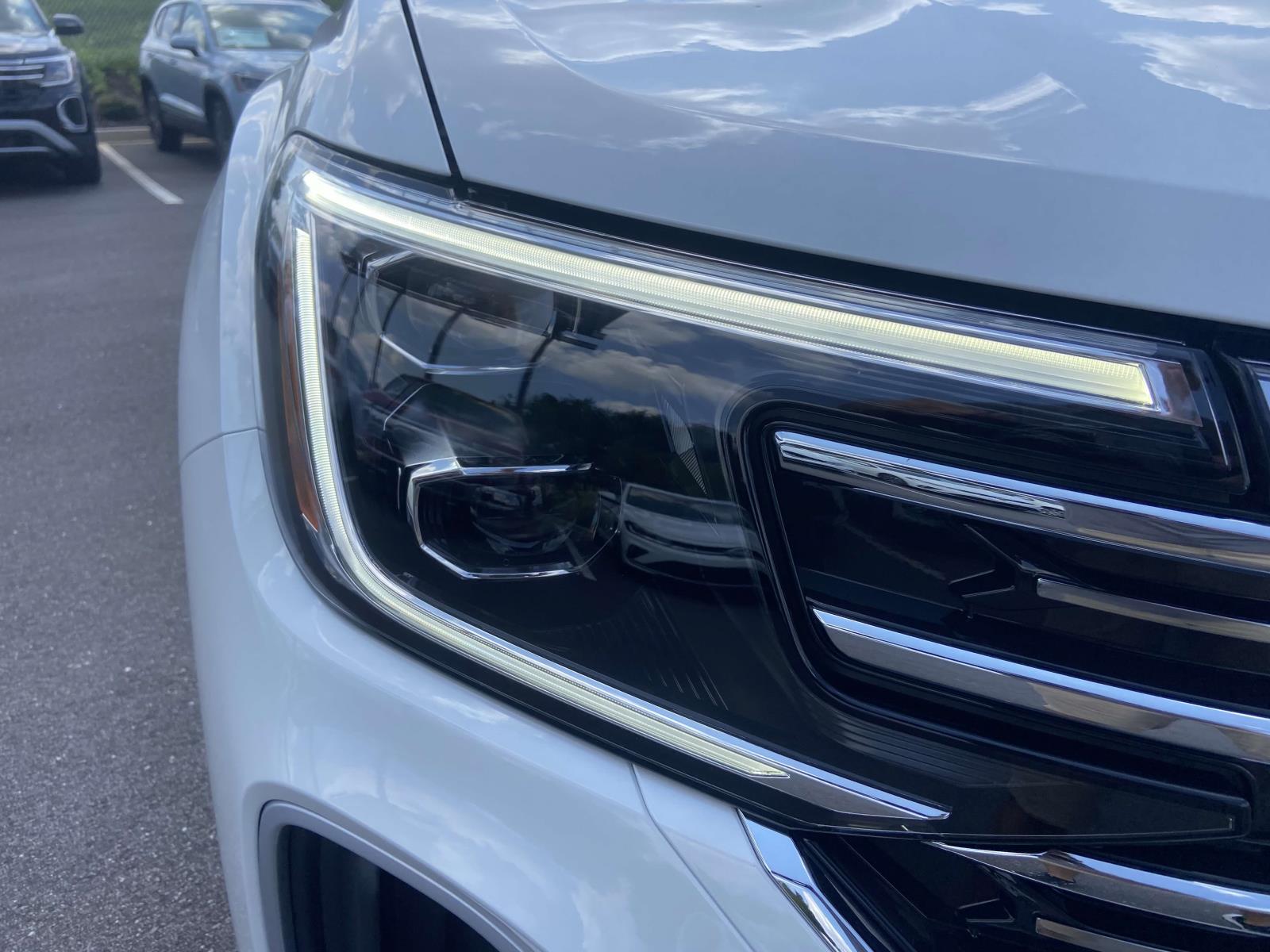 2026 Volkswagen Atlas SEL photo 4