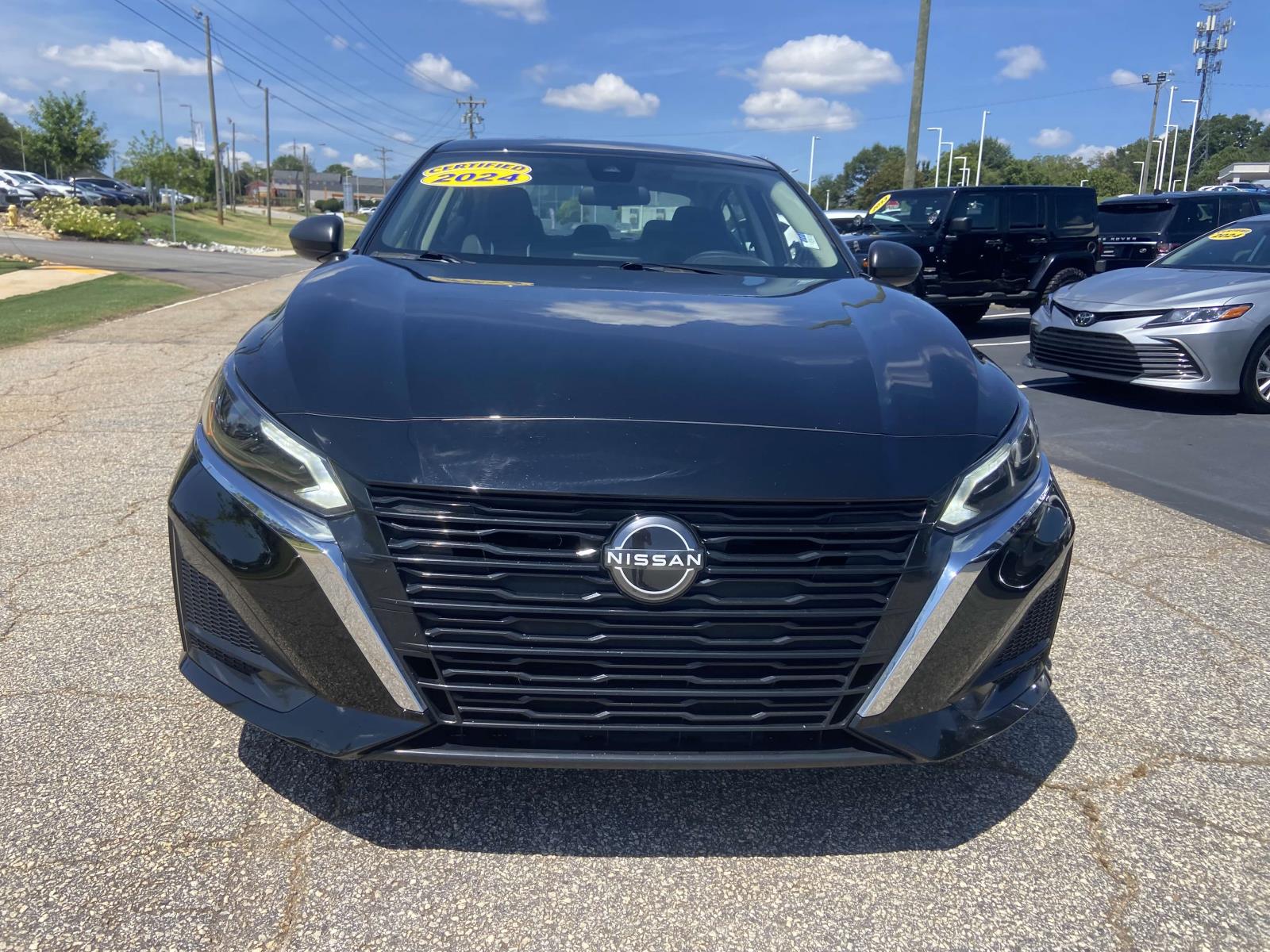 2024 Nissan Altima 2.5 SV photo 2