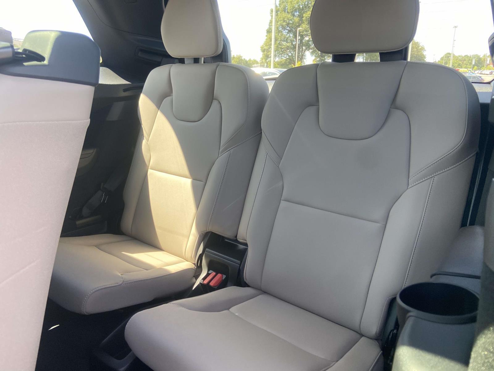 2026 Volvo XC90 Core - Photo 13