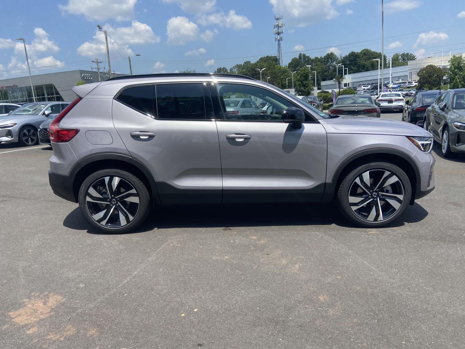2026 Volvo XC40 Ultra - Photo 10