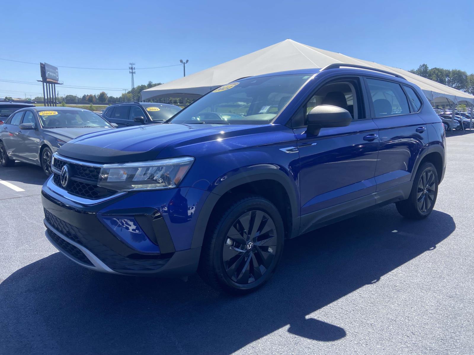 2022 Volkswagen Taos S photo 2