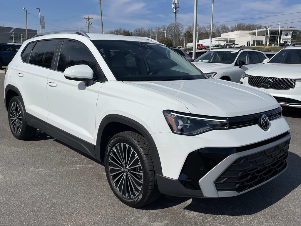 New 2026 Volkswagen Taos SE FWD Sport Utility