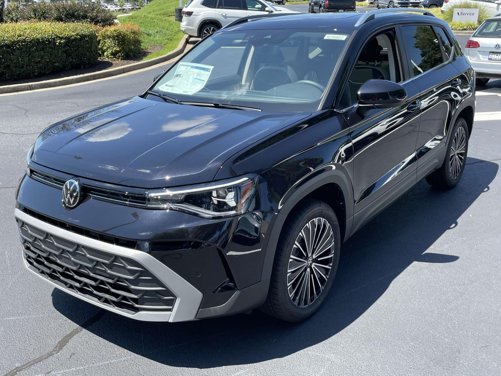 2025 Volkswagen Taos SE photo 2