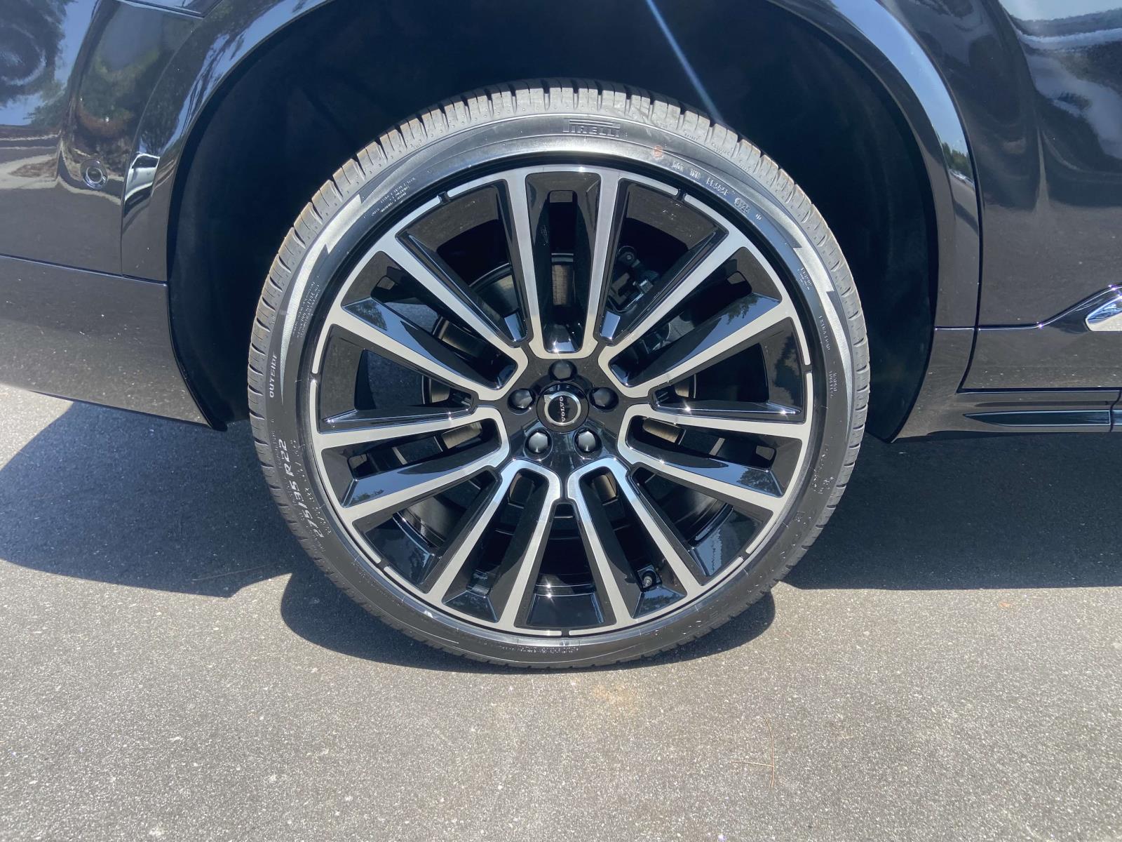 2026 Volvo XC90 Plus - Photo 11
