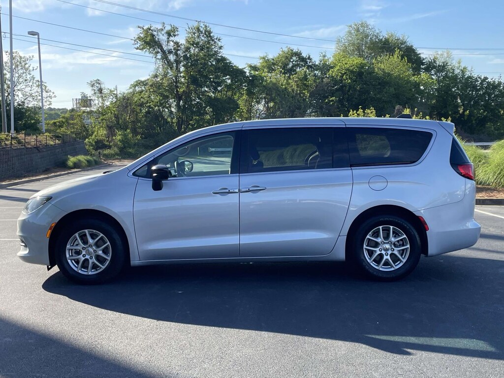 Used 2024 Chrysler Voyager LX FWD Mini-van, Passenger