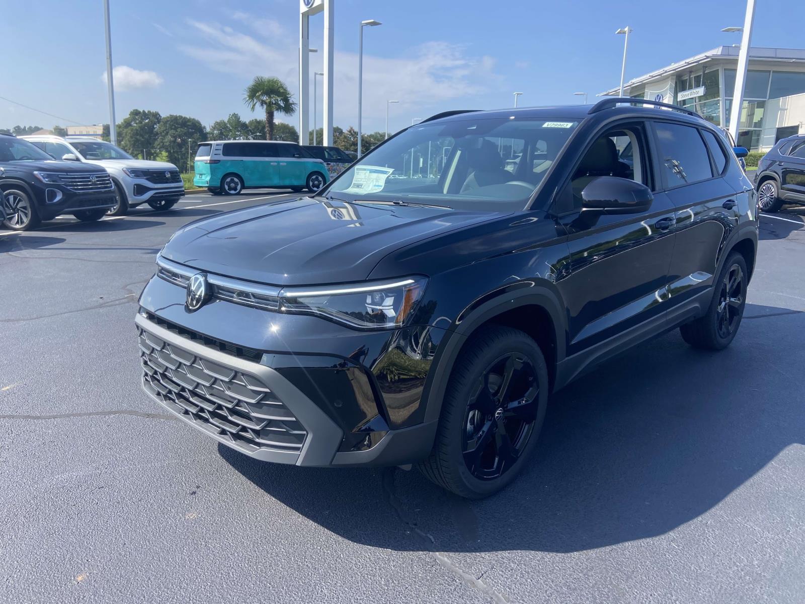 2025 Volkswagen Taos SE photo 2