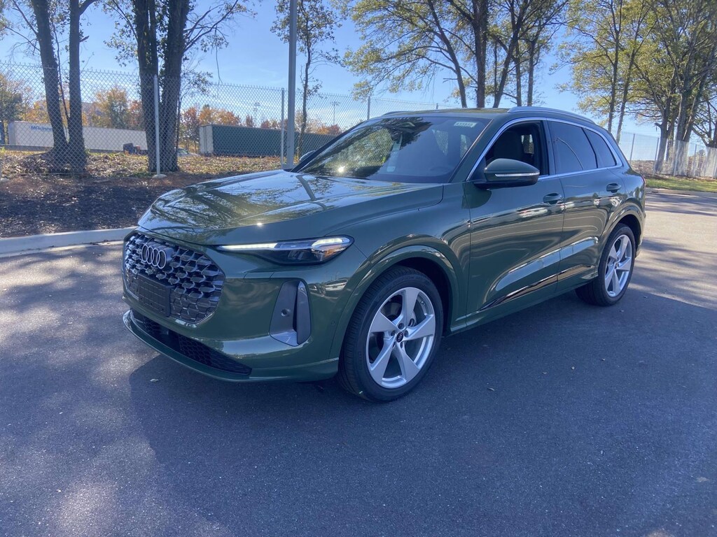 New 2025 Audi Q5 2.0T Prestige Sport Utility