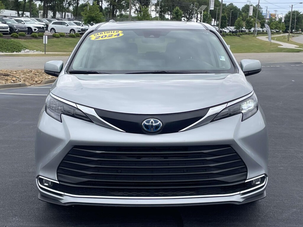Used 2024 Toyota Sienna XLE FWD 8-Passenger (Natl) Mini-van, Passenger