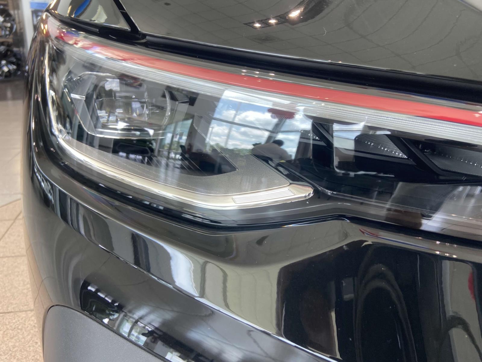 2025 Volkswagen Golf GTI SE photo 4