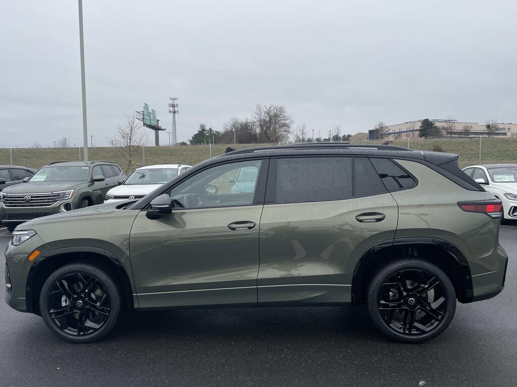 New 2026 Volkswagen Tiguan 2.0T SE R-Line Black 4MOTION Sport Utility