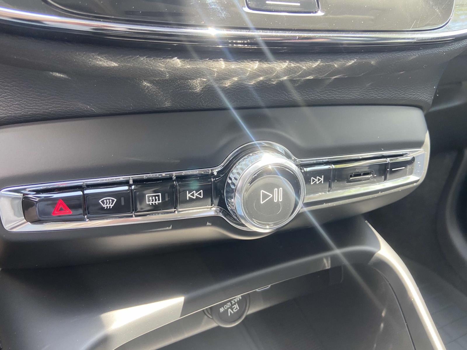 2026 Volvo XC40 Ultra - Photo 27