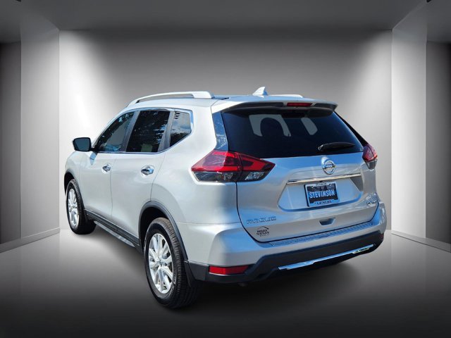 2018 Nissan Rogue SV photo 3