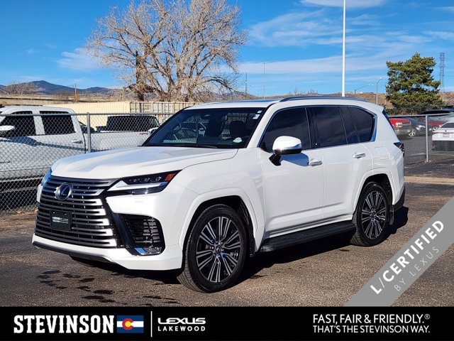 2025 Lexus LX Luxury's photo